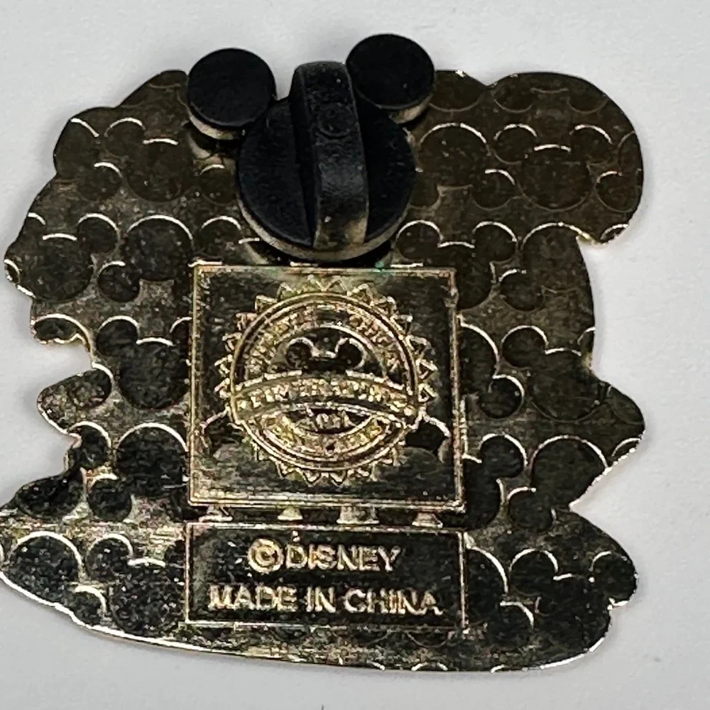 Disney Pin‎ Trading Minnie Mouse Pirates of the Caribbean 2011 Treasure Chest